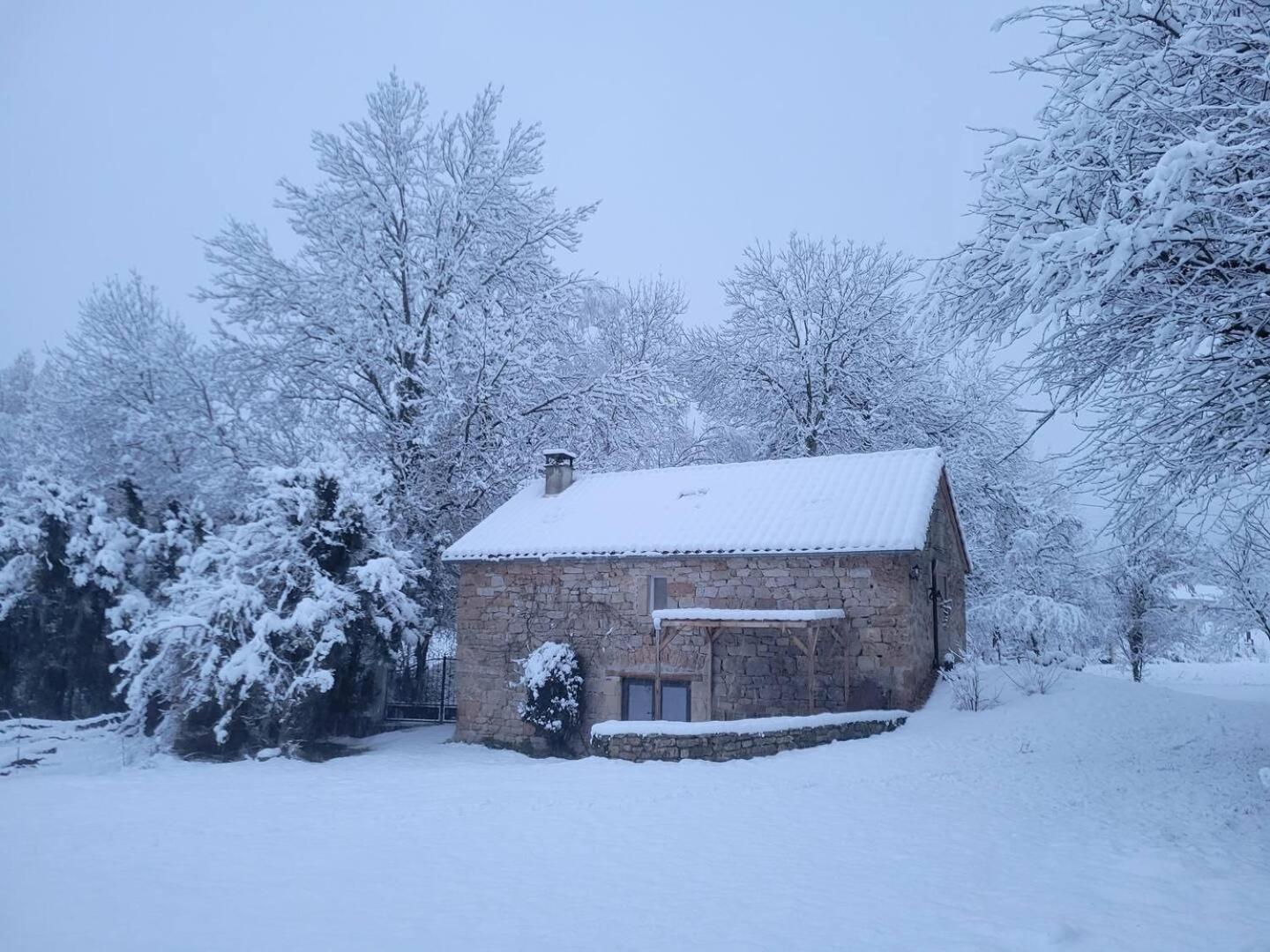 Maison Des Biches Saint-Jean-et-Saint-Paul Exteriér fotografie